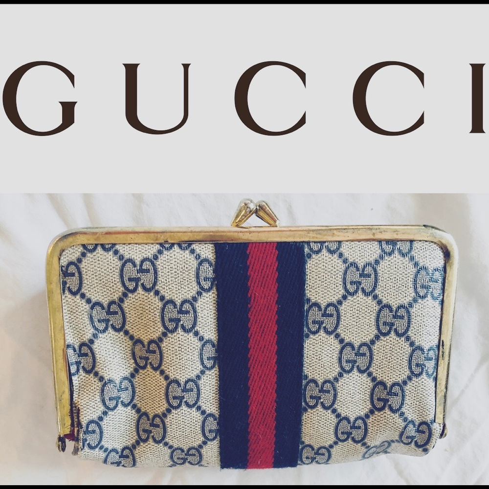 VINTAGE GUCCI COSMETIC CASE KISS LOCK